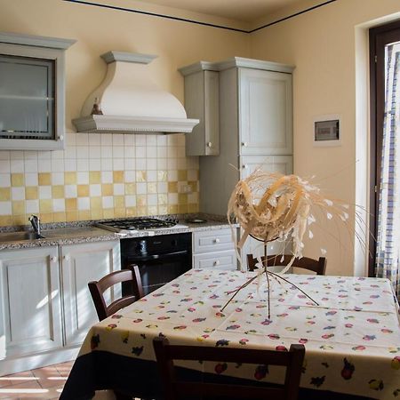Room In Farmhouse - Apartment In Farmhouse Casolare Dei Fiori Chiesina Uzzanese Eksteriør billede